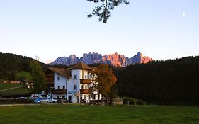 Landgasthof Laerchenwald Collepietra (trentino Alto Adige)